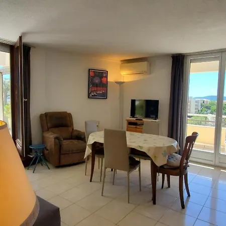 La Miougrano Duplex 70m2, 6 Personnes, Climatise, Fréjus